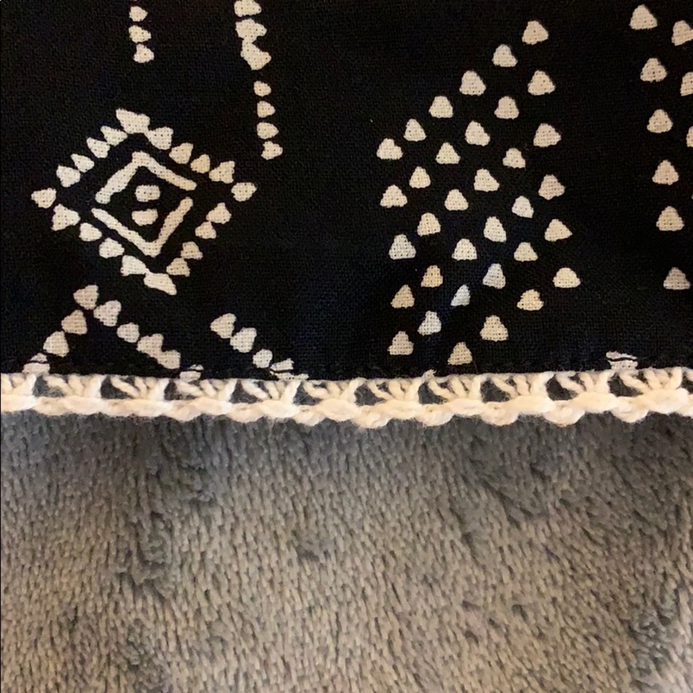 Cropped Flowy Tank Top - Picture 4 of 4